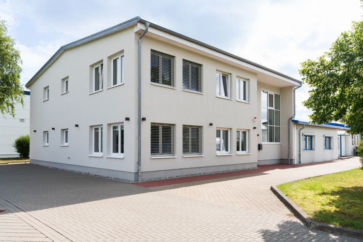 Unser Firmengebäude - mit Anbau seit 2019